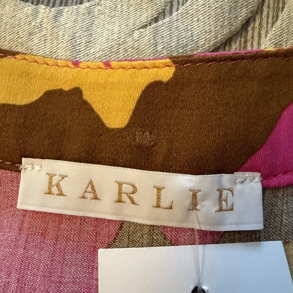 Karlie Short Sleeve V-Neck Floral Dress Women's Size Small NEW Colorful Pockets - Picture 5 of 9